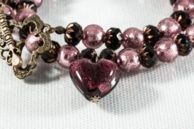 209nyMuránói rózsaszín fekete-arany kristálygynönggyel, szív medállal nyaklánc